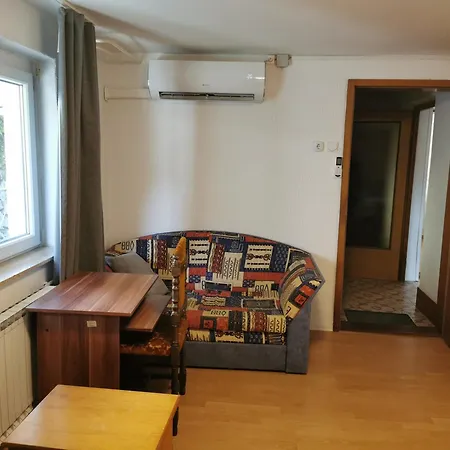 Na Kopitarjevi Laško