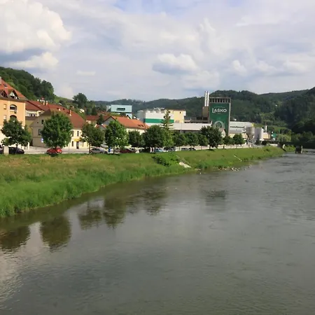 Na Kopitarjevi 3* Laško