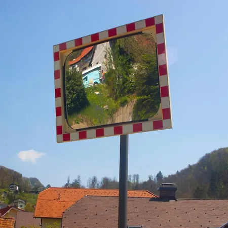 Gasthuis Na Kopitarjevi 3*