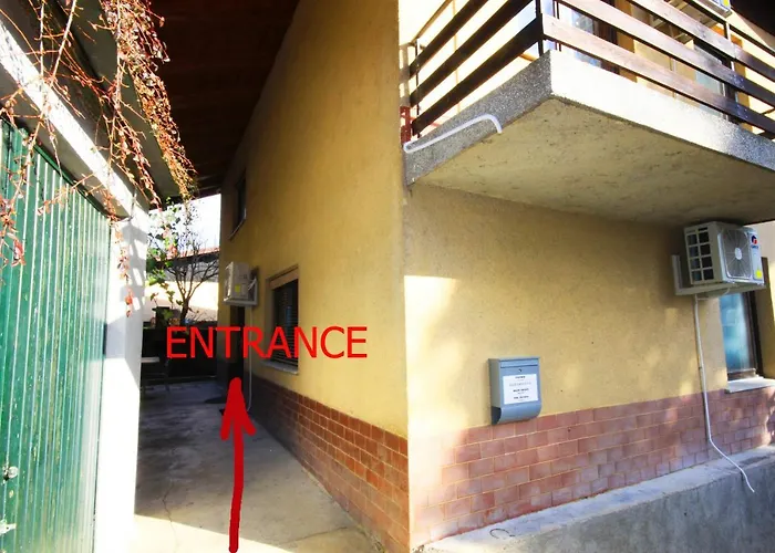 Na Kopitarjevi Πανσιόν Laško