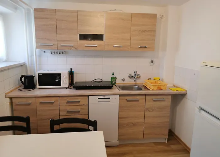 Πανσιόν Na Kopitarjevi 3*